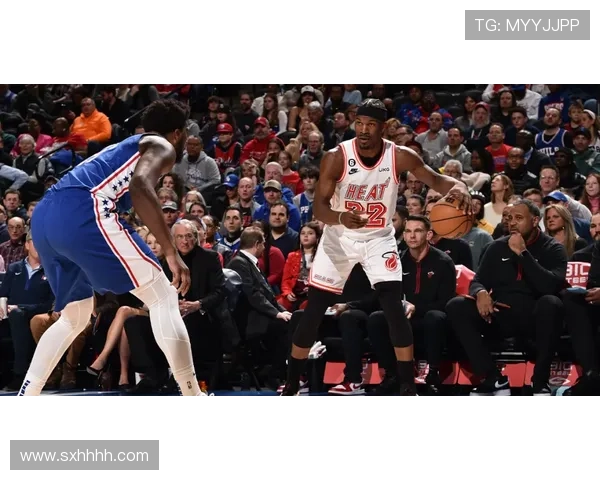 巴特勒半场表现抢眼17分钟内贡献12分2板3助2断展现强大杀伤力